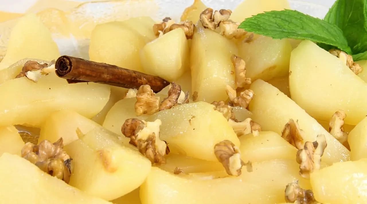 Recipe 109: Pears with Cinnamon and Toasted Walnuts